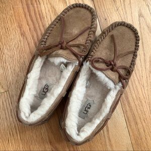UGG slipper size 7